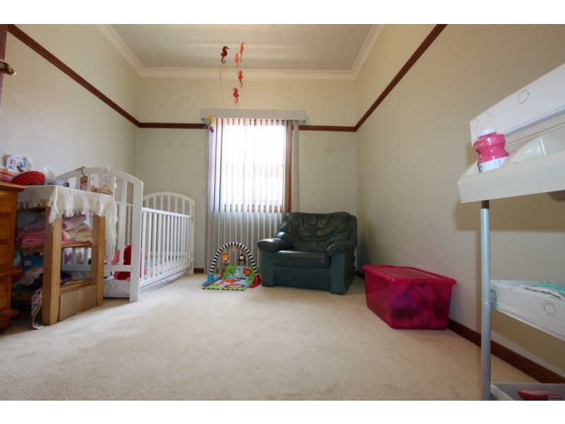 48 Henderson Road, Queanbeyan NSW 2620