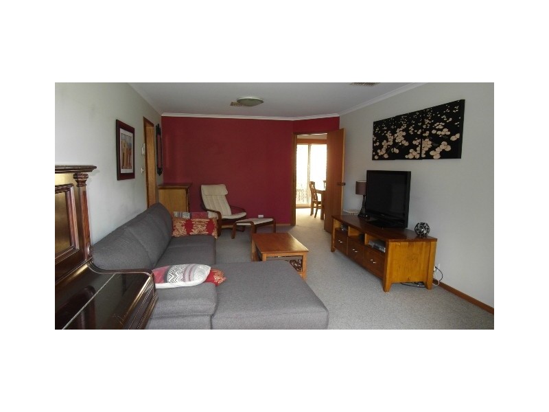 26B Delmar Crescent, Queanbeyan NSW 2620