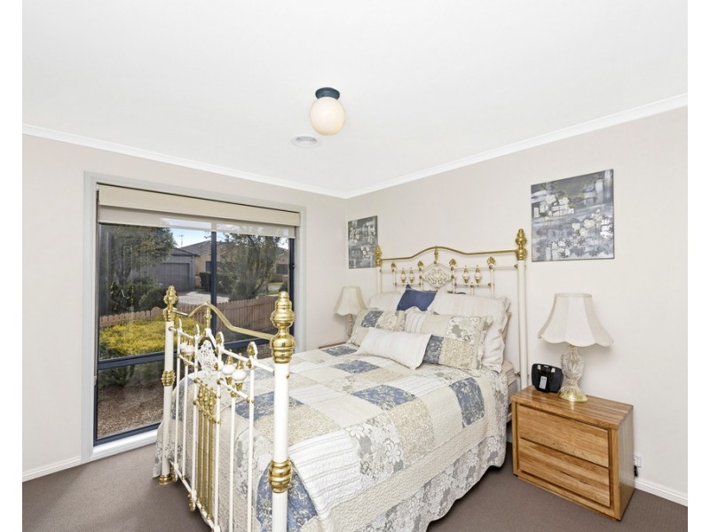 4 Palm Court, Jerrabomberra NSW 2619