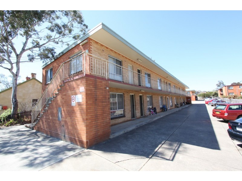 4/9 Macquoid Street, Queanbeyan NSW 2620