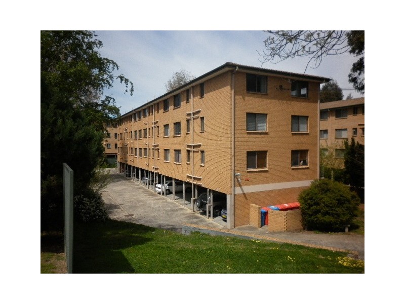 8/3 Mowatt Street, Queanbeyan NSW 2620