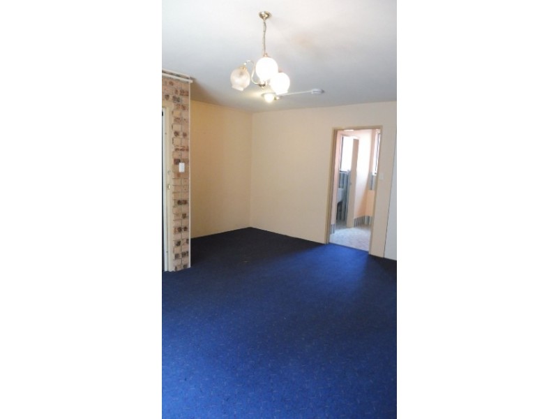8/3 Mowatt Street, Queanbeyan NSW 2620
