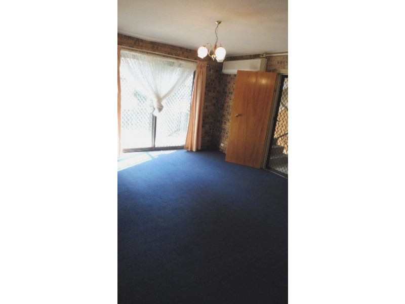 8/3 Mowatt Street, Queanbeyan NSW 2620