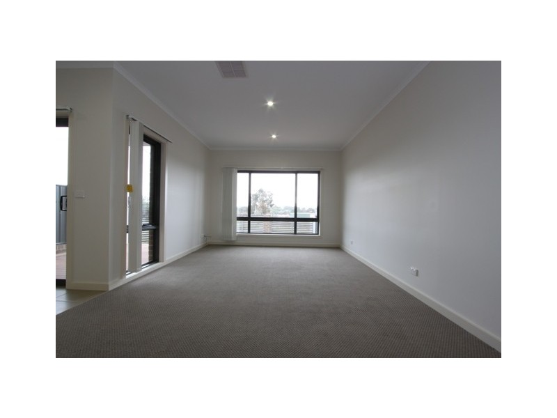 1/24 Lorn Road, Queanbeyan NSW 2620