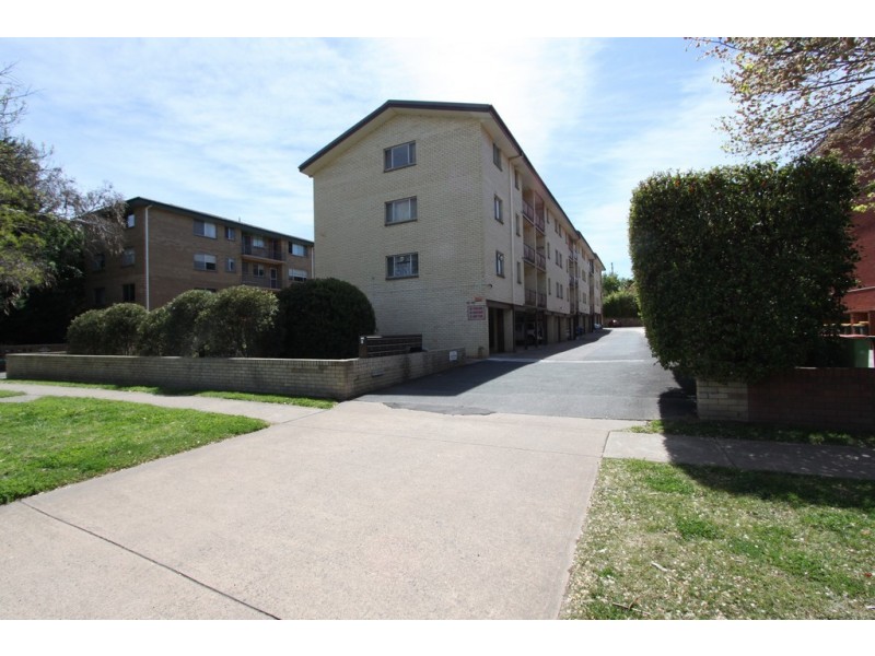 2/52-54 Trinculo Place, Queanbeyan NSW 2620