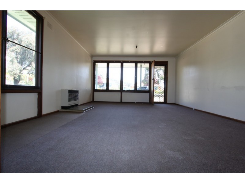 21 Karri Crescent, Queanbeyan NSW 2620