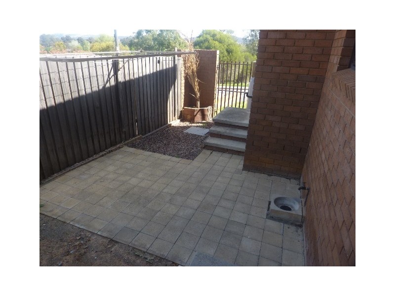 1/11 Ford Street, Queanbeyan NSW 2620