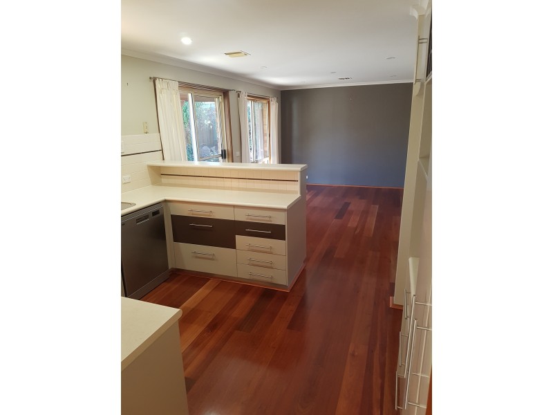 6 Snowgum Place, Jerrabomberra NSW 2619
