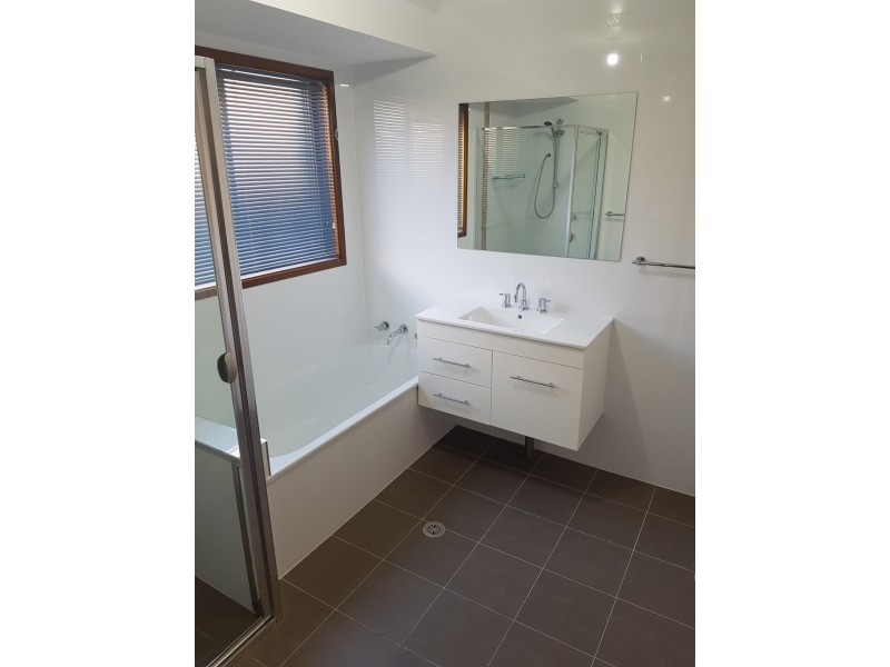 6 Snowgum Place, Jerrabomberra NSW 2619