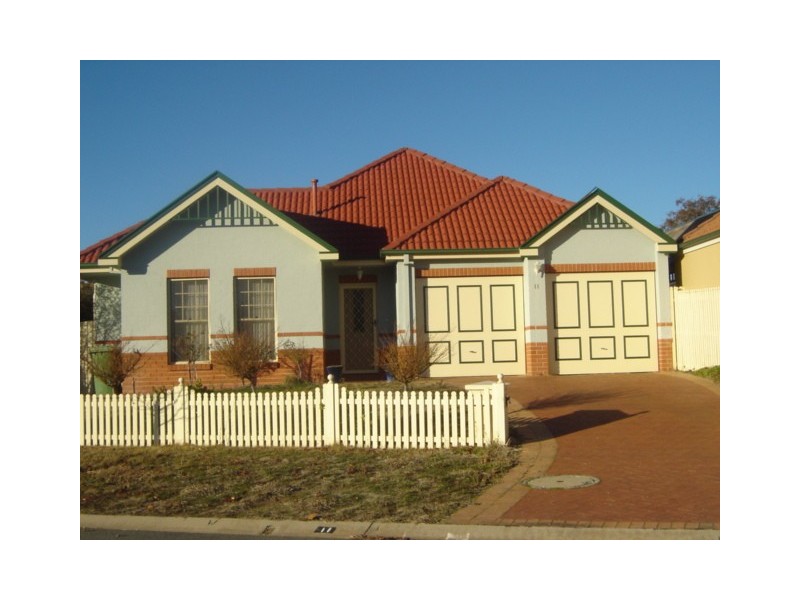 11 Rosewood Glen, Jerrabomberra NSW 2619