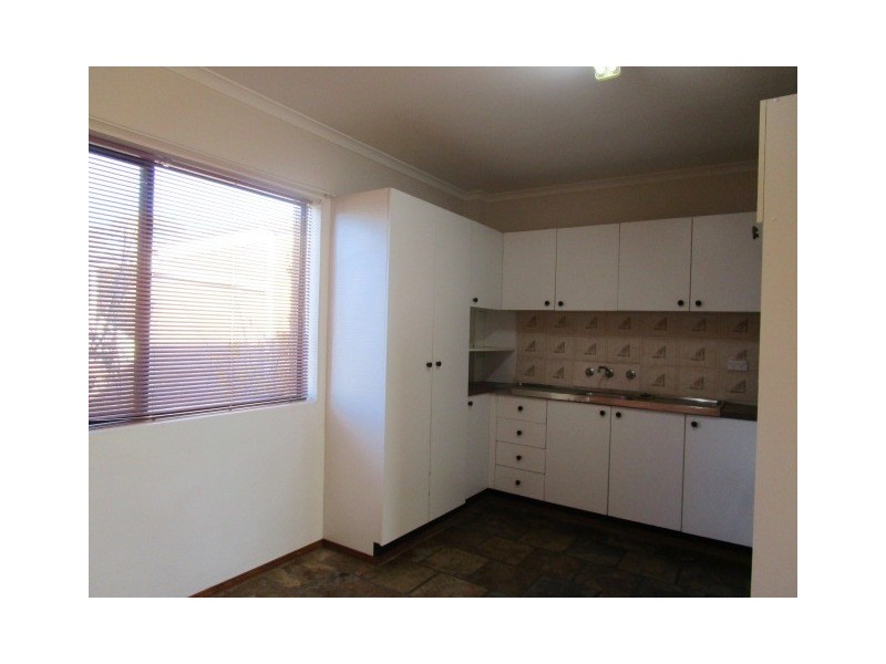 18/83 Derrima Road, Queanbeyan NSW 2620