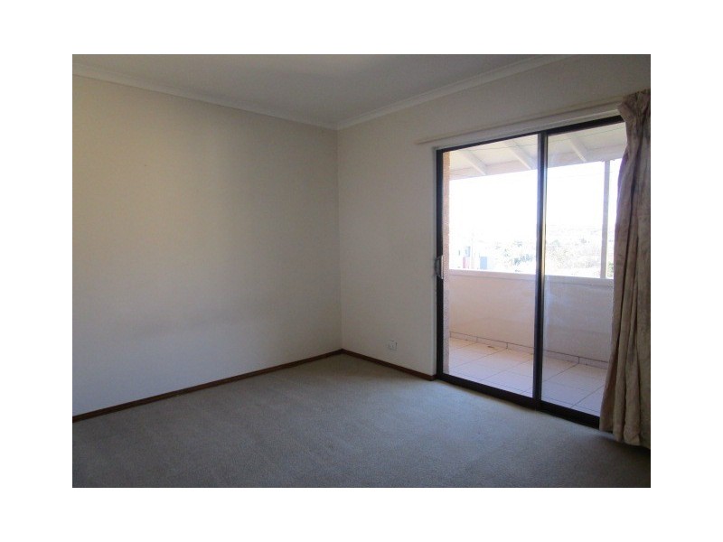 18/83 Derrima Road, Queanbeyan NSW 2620