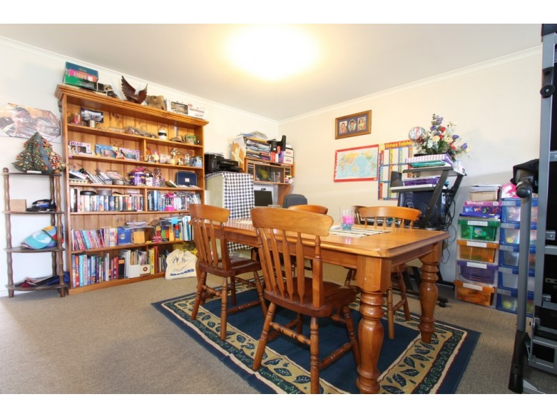 4/16-18 Laurel Place, Jerrabomberra NSW 2619