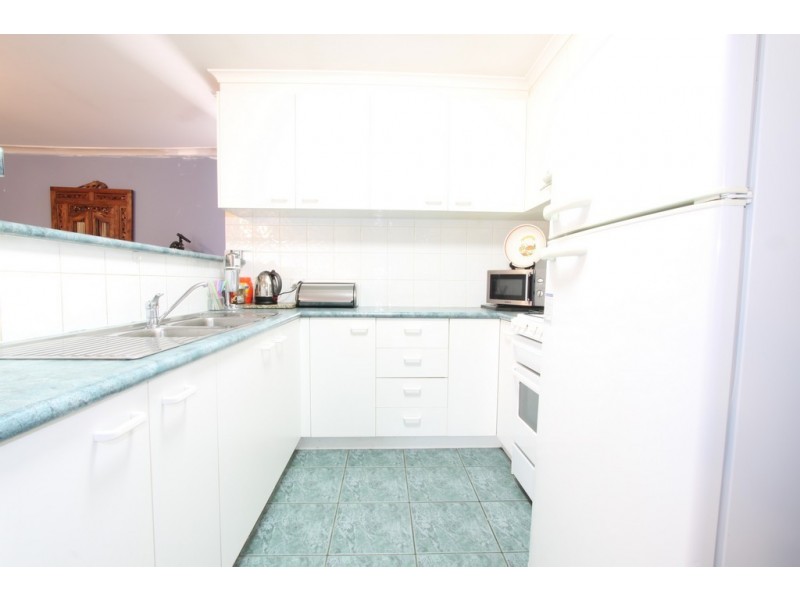 4/16-18 Laurel Place, Jerrabomberra NSW 2619