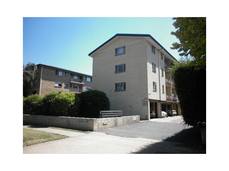 2/52-54 Trinculo Place, Queanbeyan West NSW 2620