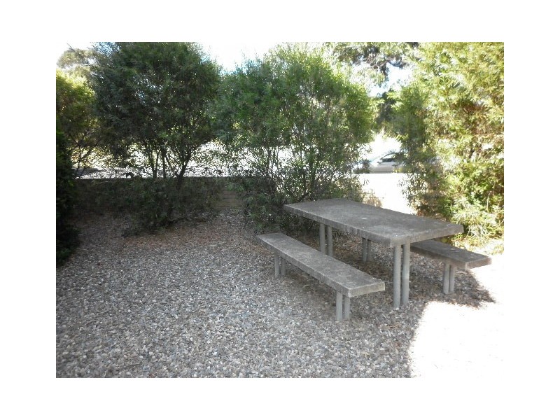 2/52-54 Trinculo Place, Queanbeyan West NSW 2620