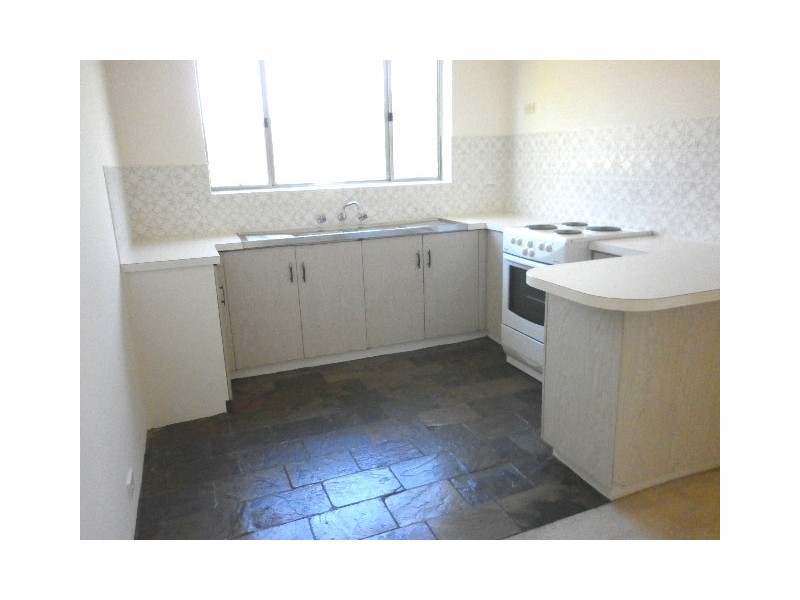 2/52-54 Trinculo Place, Queanbeyan West NSW 2620