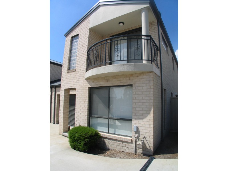 11/7 Bungendore Road, Queanbeyan NSW 2620