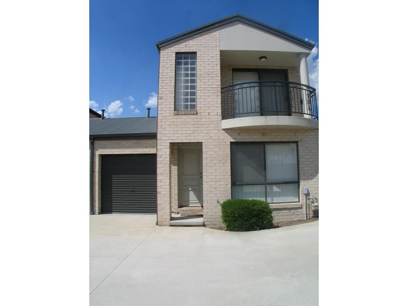 11/7 Bungendore Road, Queanbeyan NSW 2620