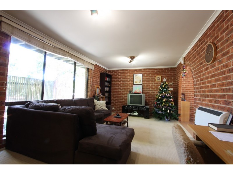17 Atkinson Street, Queanbeyan NSW 2620