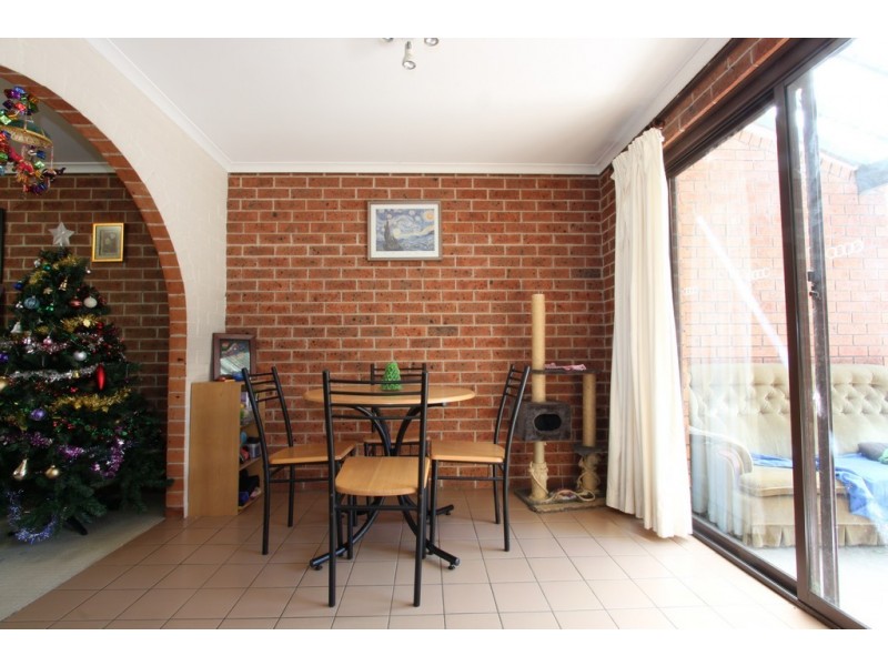 17 Atkinson Street, Queanbeyan NSW 2620