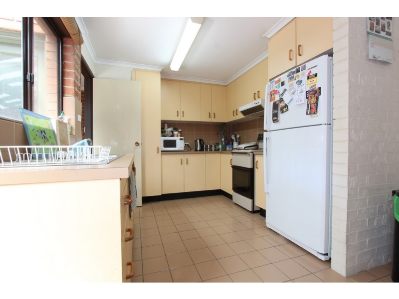 17 Atkinson Street, Queanbeyan NSW 2620