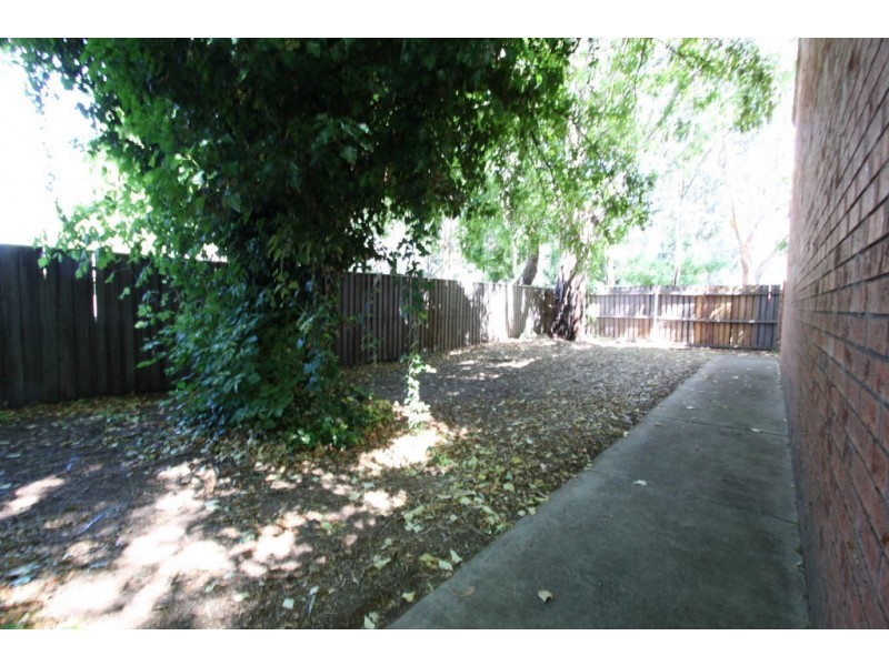 17 Atkinson Street, Queanbeyan NSW 2620