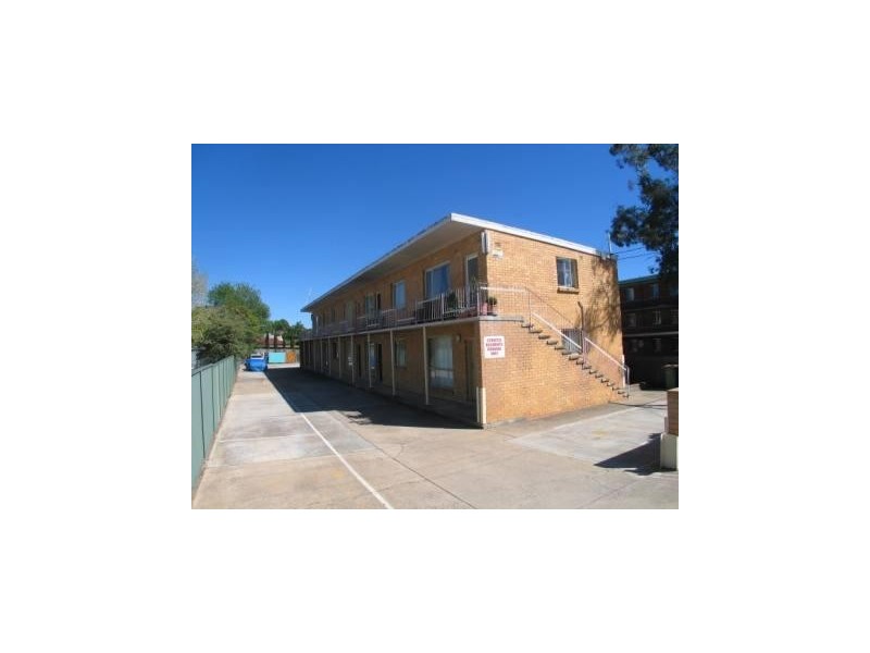 1/3 Charles Street, Queanbeyan NSW 2620