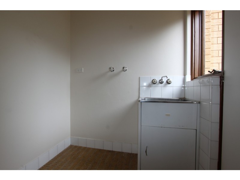 1/27 Mowatt Street, Queanbeyan NSW 2620