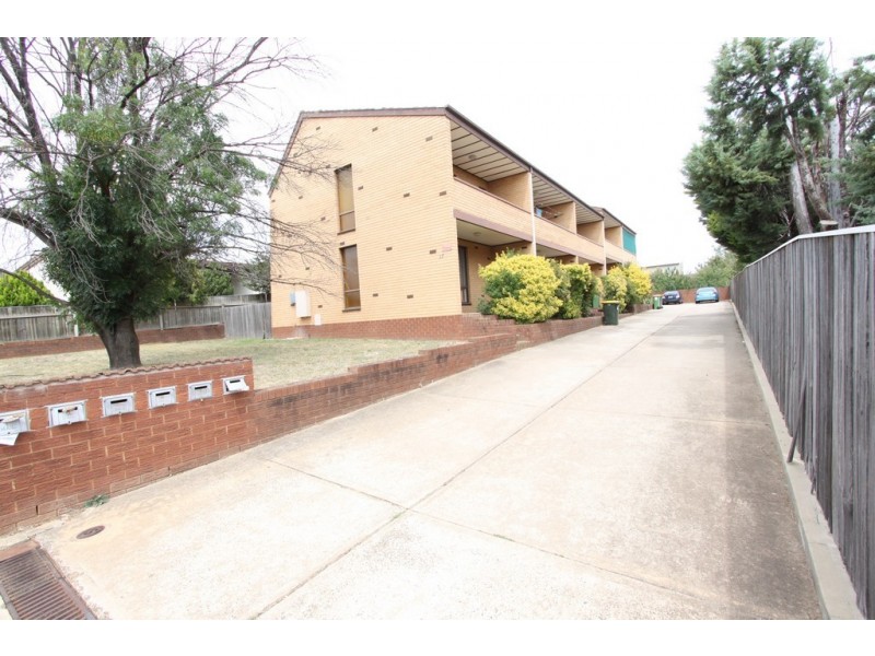 1/27 Mowatt Street, Queanbeyan NSW 2620