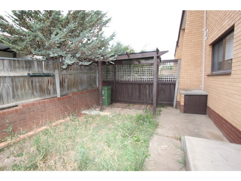 1/27 Mowatt Street, Queanbeyan NSW 2620