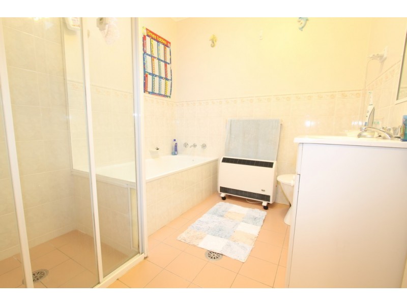 1/16-18 Laurel Place, Jerrabomberra NSW 2619