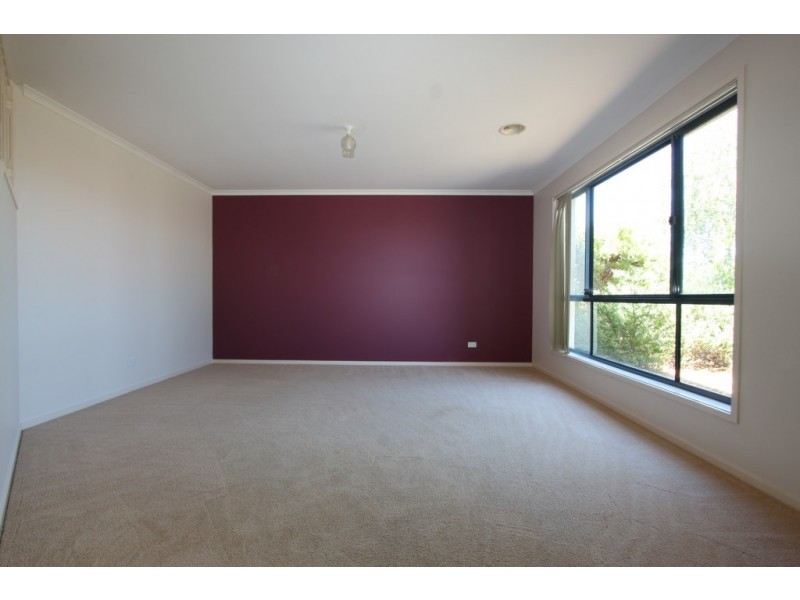 77 Thomas Royal Gardens, Queanbeyan NSW 2620