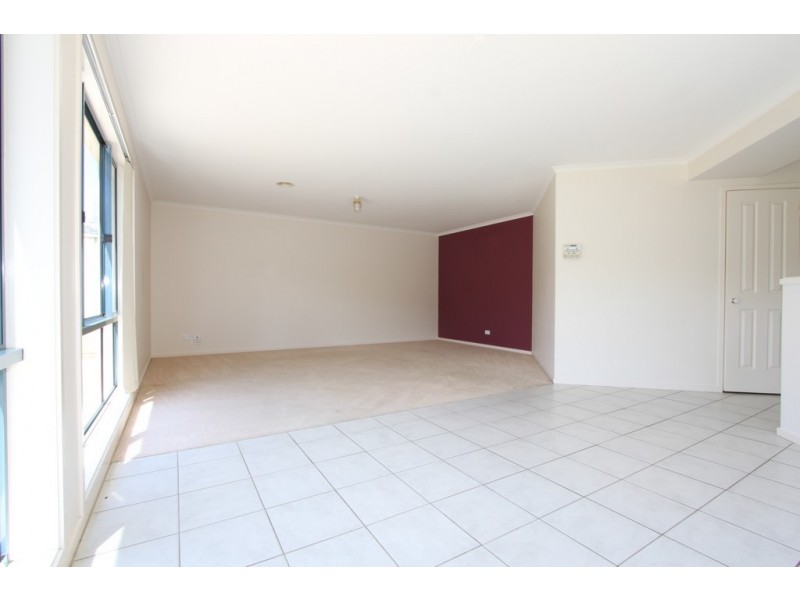 77 Thomas Royal Gardens, Queanbeyan NSW 2620