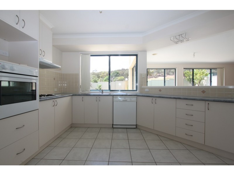 77 Thomas Royal Gardens, Queanbeyan NSW 2620