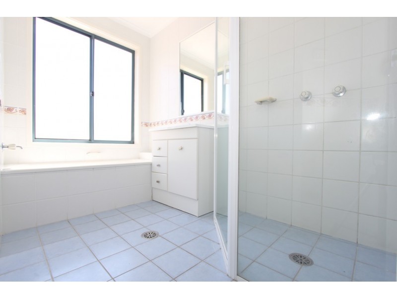 77 Thomas Royal Gardens, Queanbeyan NSW 2620