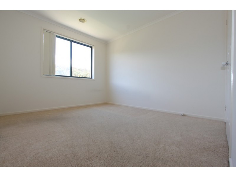 77 Thomas Royal Gardens, Queanbeyan NSW 2620