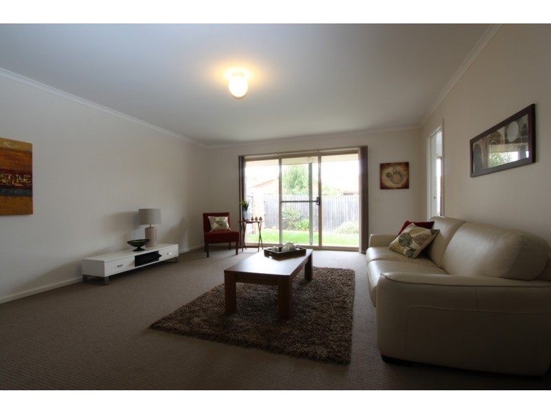 2/16-18 Laurel Place, Jerrabomberra NSW 2619