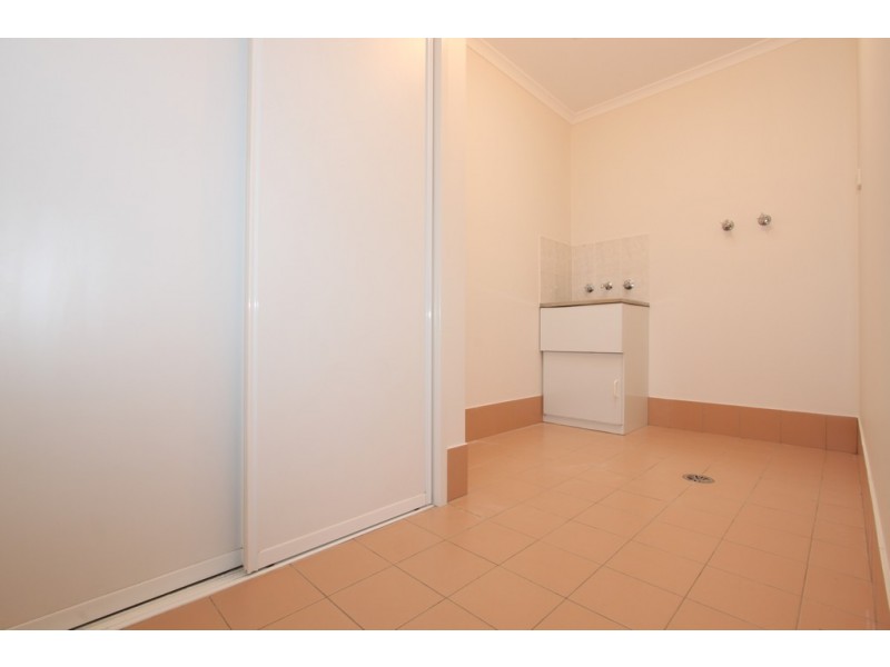 2/16-18 Laurel Place, Jerrabomberra NSW 2619