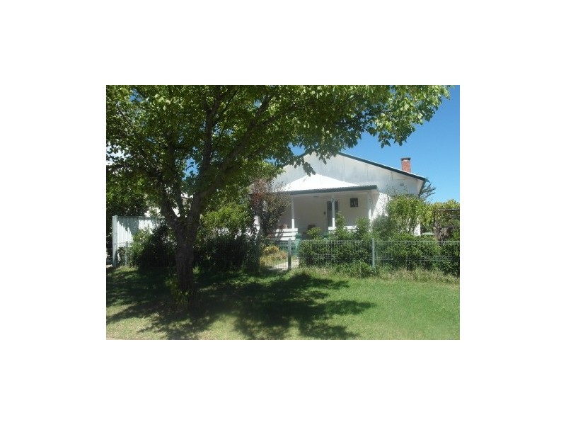 25 Hayes Street, Queanbeyan NSW 2620