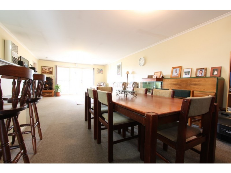 6/16-18 Laurel Place, Jerrabomberra NSW 2619