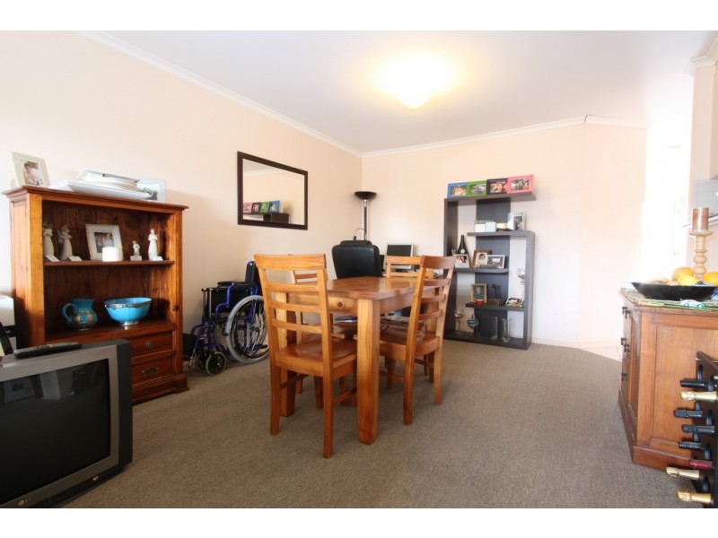 6/16-18 Laurel Place, Jerrabomberra NSW 2619