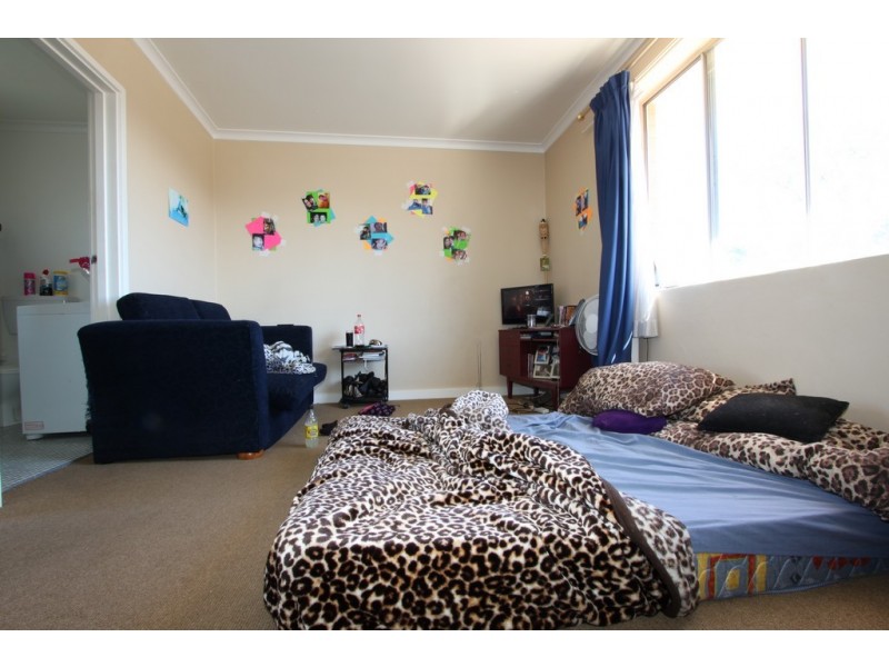 31/25 Macquoid Street, Queanbeyan NSW 2620