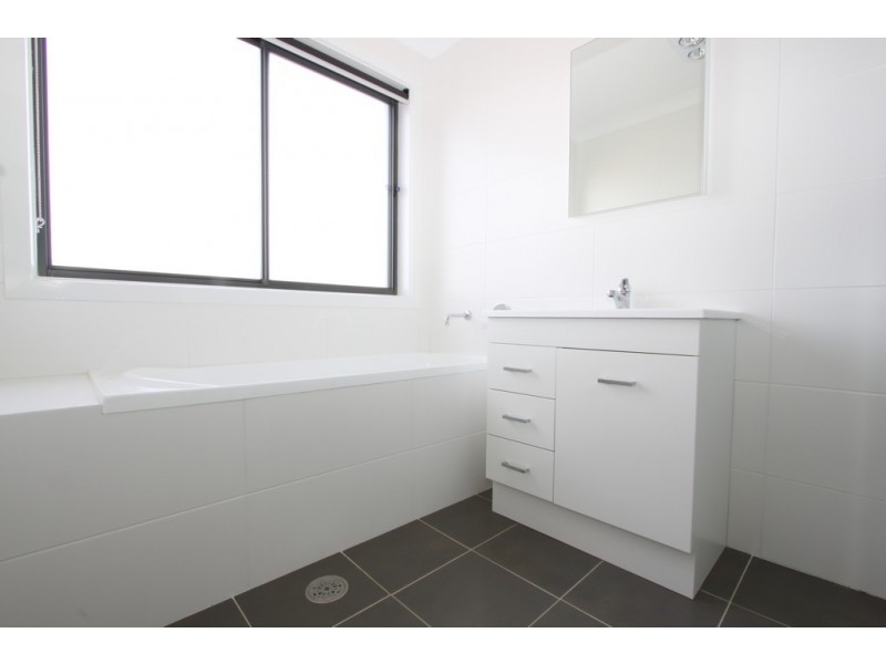 8/19-21 Henderson Road, Queanbeyan NSW 2620