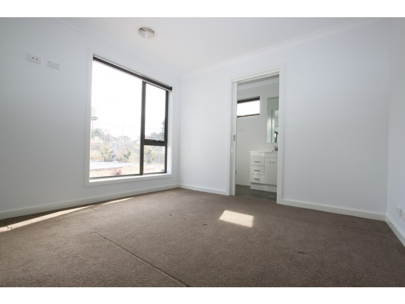 8/19-21 Henderson Road, Queanbeyan NSW 2620