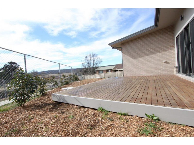 8/19-21 Henderson Road, Queanbeyan NSW 2620