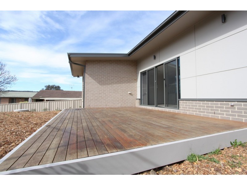 8/19-21 Henderson Road, Queanbeyan NSW 2620