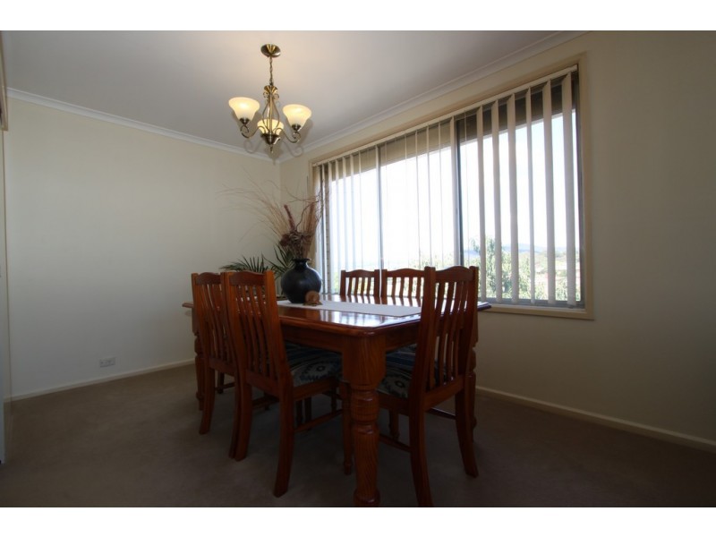 4 Veronica Place, Queanbeyan NSW 2620