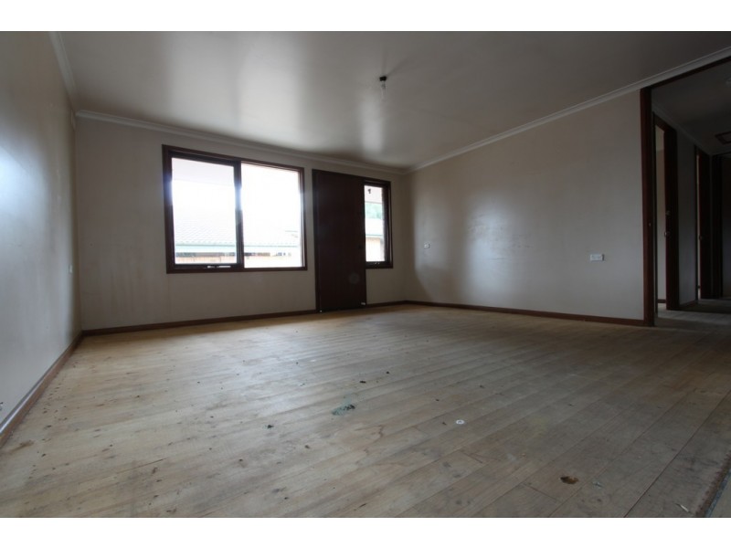 10 Eugenia Street, Queanbeyan NSW 2620