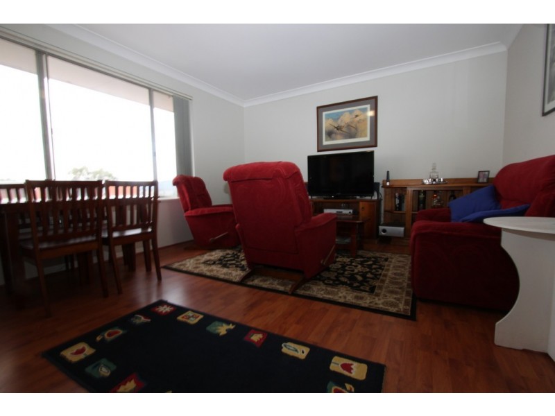 9/15 Crest Road, Queanbeyan NSW 2620